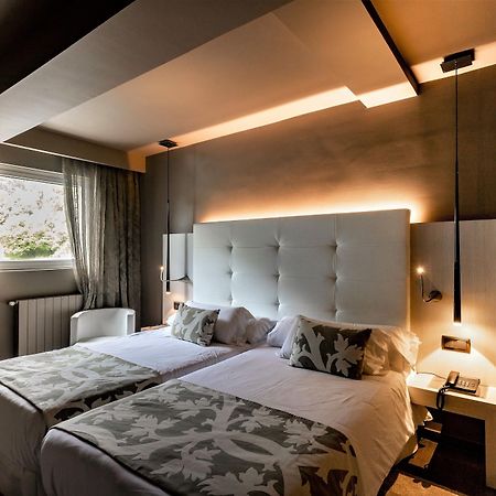 Xalet Bringue Hotel เอลเซอร์รัท ภายนอก รูปภาพ