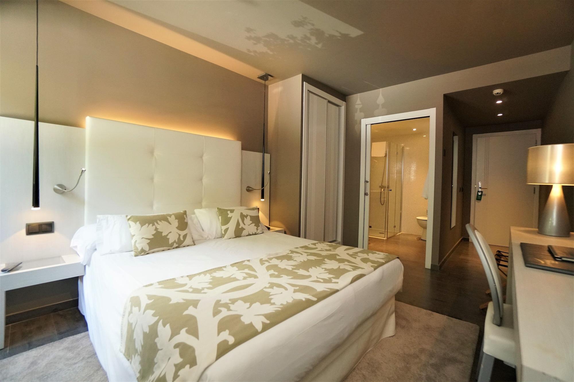 Xalet Bringue Hotel เอลเซอร์รัท ภายนอก รูปภาพ